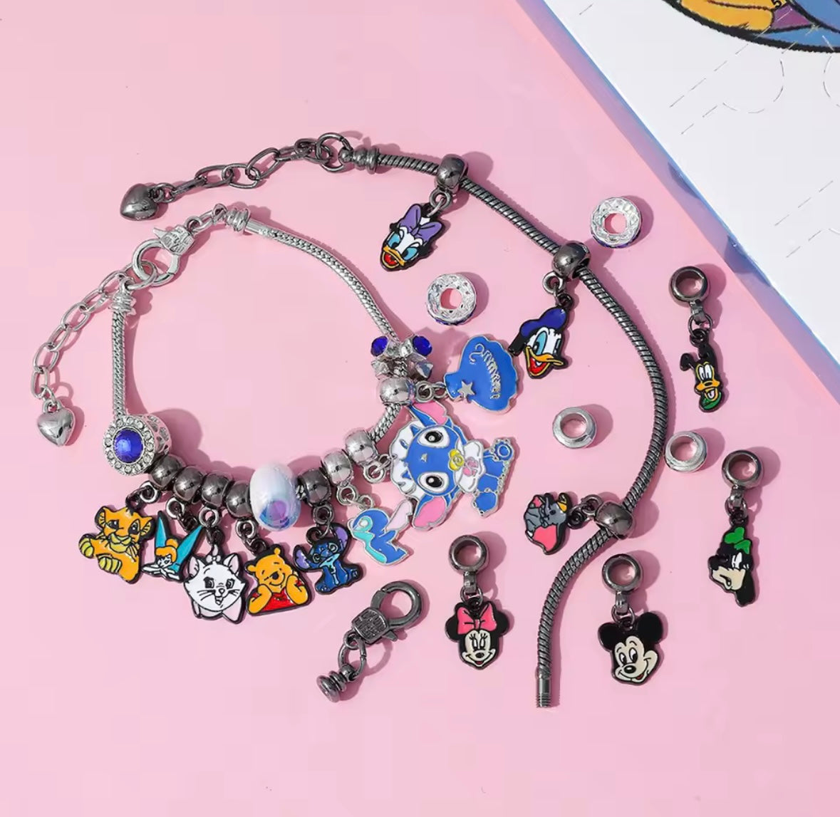 Calendario de adviento DISNEY - CHARMS Y PULSERA estilo pandora